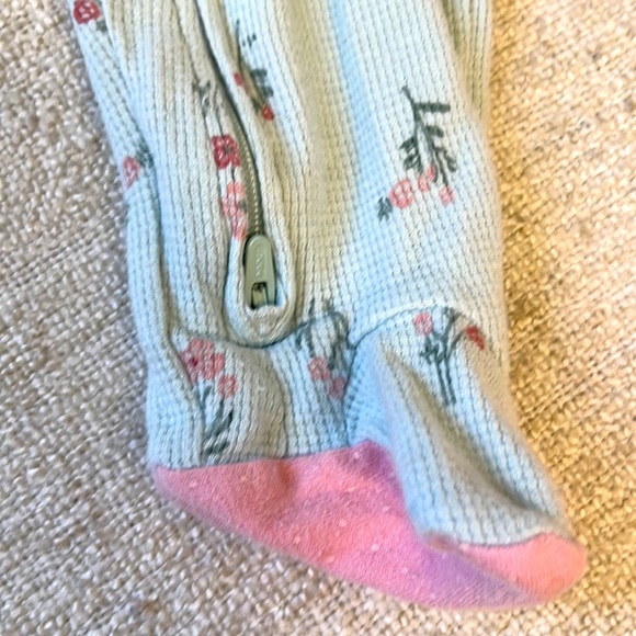 Carter’s just one you Infant Girls 6 month PJ bundle of 2 - Picture 6 of 12